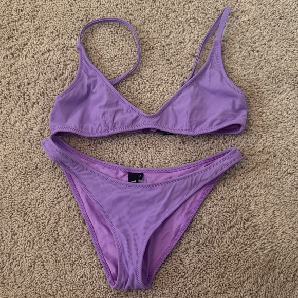 Triangl Bikini Set - Picture 1 of 4